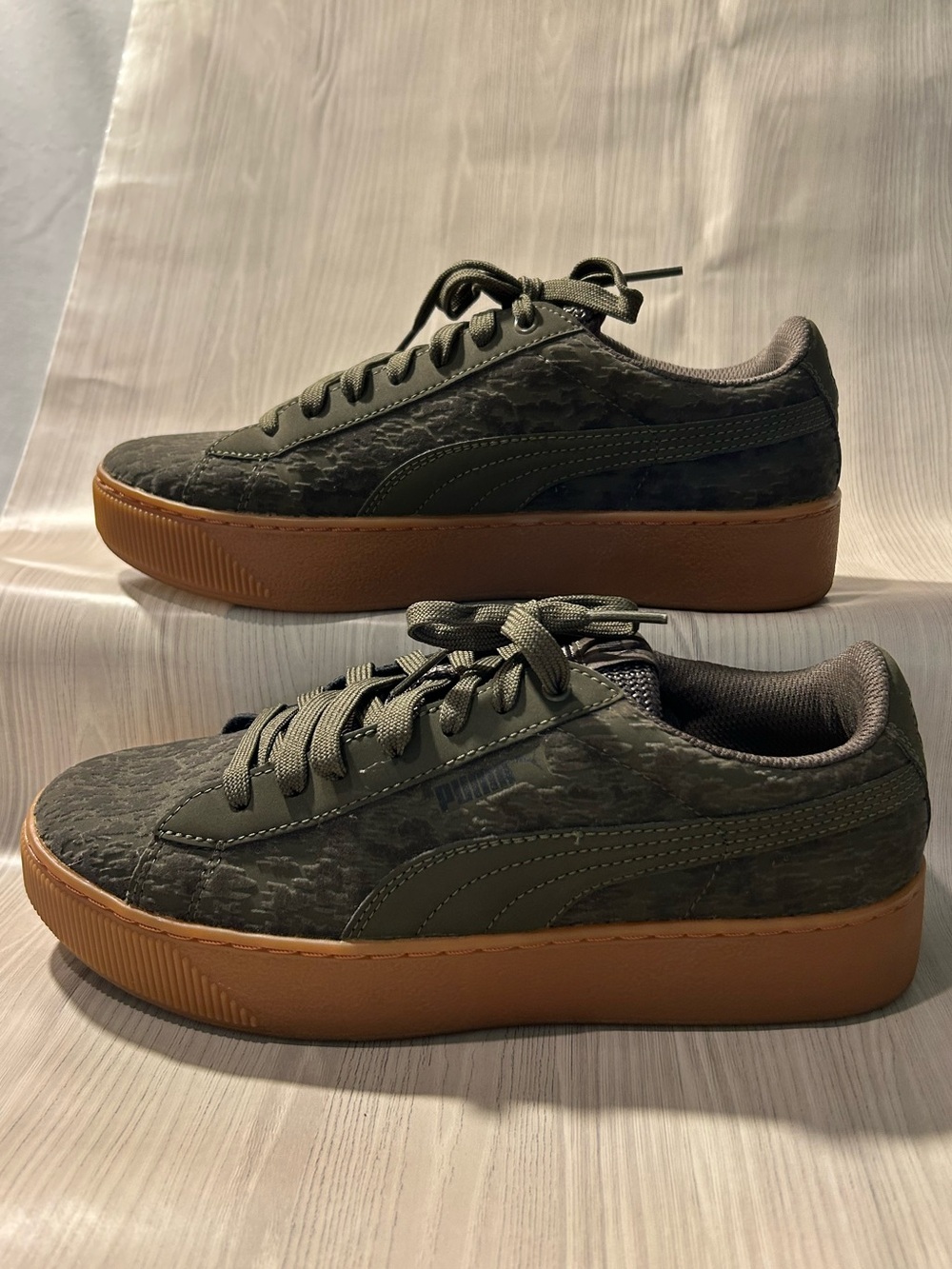 PUMA Basket Platform VR Velvet Rope Sneakers – Olive Night Camo – NEW